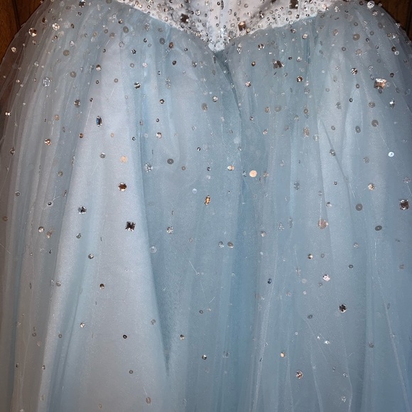 Mori Lee Gown (prom, sweet 16) - Picture 6 of 13